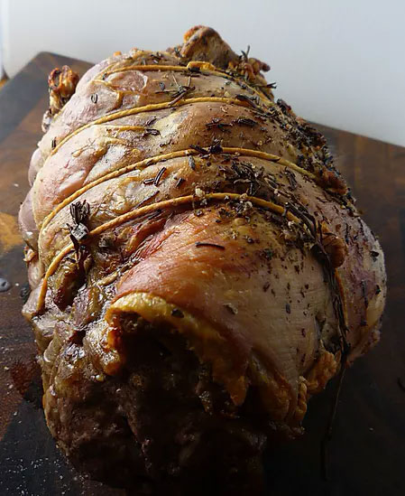 SLOW-COOKED LAMB WITH GARLIC AND ROSEMARY